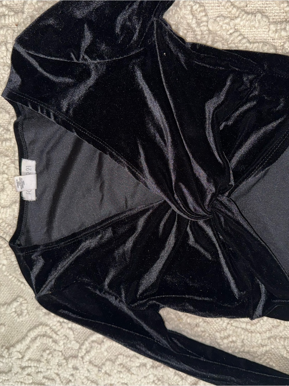 Women’s Black Velvet Twist-Front Crop Top long sleeve